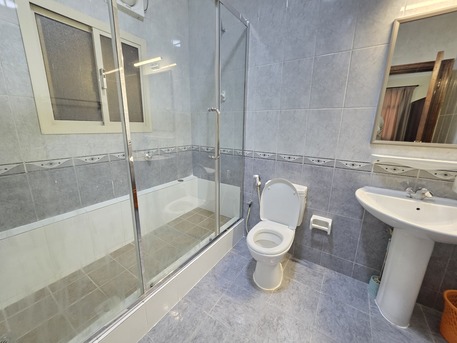 Juffair, Apartments, Flats, Houses & Villas, BHD 400/month,  Furnished,  3 BR,  Spacious 3 Bhk Flat | Gas Connection | Balcony | Free Wifi & Hk | Near Juffair Mall