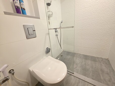 Juffair, Apartments, Flats, Houses & Villas, BHD 220/month,  Furnished,  Breath Taking | Ultra-Modern | Wifi | | Balcony | Near Alosra Supermarket Juffair
