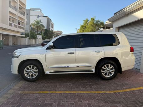 Manama, Vehicles, Cars & Trucks , BHD 15900,  2016 Toyota Land Cruiser GXR V6,  2016,  Automatic,  127000 KM,  *FOR SALE &ndash; *