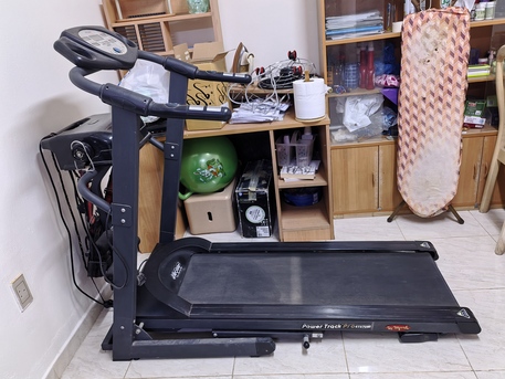Yanbu, Household Items, SAR 650,  House Hold Items For Sale - 6 Door Wardrobe, Treadmill And Dressing Table