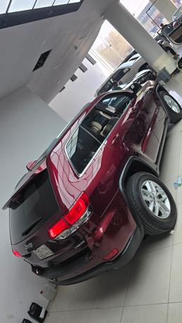 Riyadh, Vehicles, Cars & Trucks , SAR 53000,  Jeep Cherokee,  2018,  Automatic,  133000 KM,  Jeep Grand Cherokee Laredo For Sale