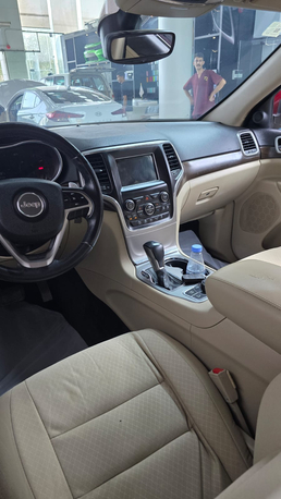 Riyadh, Vehicles, Cars & Trucks , SAR 53000,  Jeep Cherokee,  2018,  Automatic,  133000 KM,  Jeep Grand Cherokee Laredo For Sale