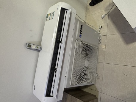Ras Tanura, Air Conditioners, SAR 1050,  1.5 Ton Heating And Cooling York Split Air Conditioner (AC) For Sell