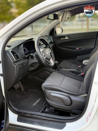 Manama, Vehicles, Cars & Trucks , BHD 100,  HYUNDAI TUCSON,  2019,  Automatic,  97000 KM,   2.0L MODEL  FOR SALE