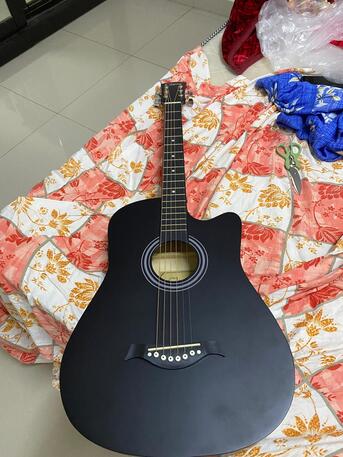 Jubail, Musical Instruments, SAR 200,  1 Month Old - 38 Inch 6- Strings Electric Acoustic Guitar For Sale