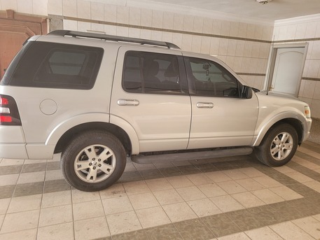 Jeddah, Vehicles, Cars & Trucks , SAR 18000,  Ford Explorer,  2010,  Automatic,  400 KM,   In Very Good Condition For Sale