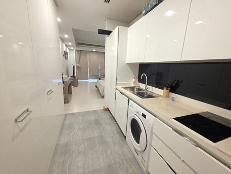 Juffair, Apartments, Flats, Houses & Villas, BHD 220/month,  Furnished,  Studio,  60 Sq. Meter,  Offer Price | Modern Studio | Balcony | Family Building | Near Alosra Supermarket Juffair