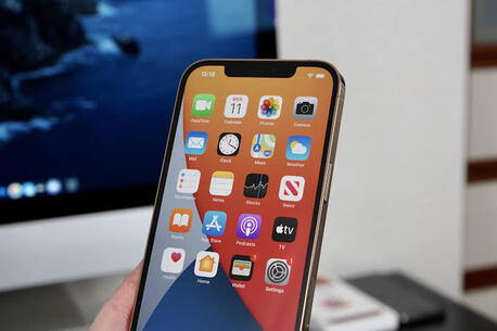 Riyadh, Electronics, SAR 1800,  IPhone 12 Pro Max + A73 Samsung For Sale