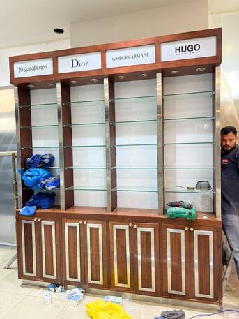 Jeddah, Furniture, Used Shelf, Table Etc.. For Shops With Excellent Quality For Sale