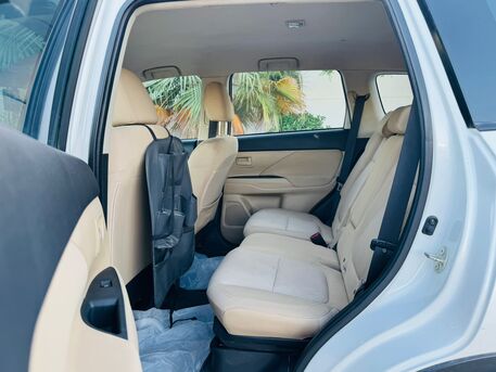 Manama, Vehicles, Cars & Trucks , BHD 4900,  Mitsubishi Outlander,  2020,  87000 KM,  Low Mileage - 4 Cylinder