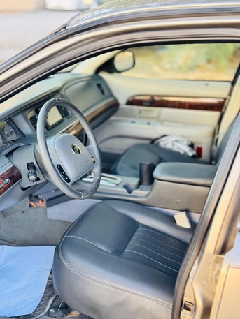 Gudaibiya, Vehicles, Cars & Trucks , BHD 1800,  Ford Crown Victoria,  2004,  Automatic,  125000 KM,  Crown Victoria  V8 Engine Standard Model Excellent Condition