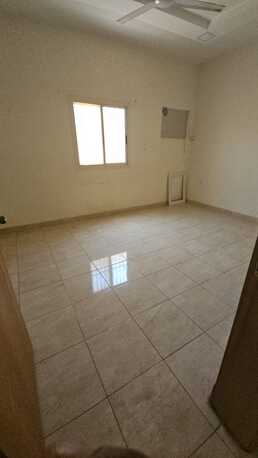 Salmaniya, Apartments, Flats, Houses & Villas, BHD 250/month,  2 BR,  2 Bedroom Big Unfurnished Flat For Rent Without Ewa