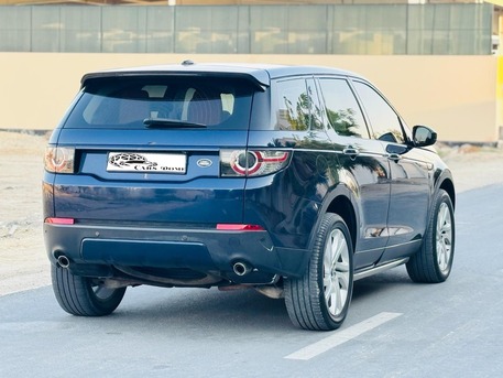Manama, Vehicles, Cars & Trucks , BHD 3900,  Land Rover Discovery,  2015,  Automatic,  106000 KM,  Zero Accidents - Clean - Full SOption - 7 Seat
