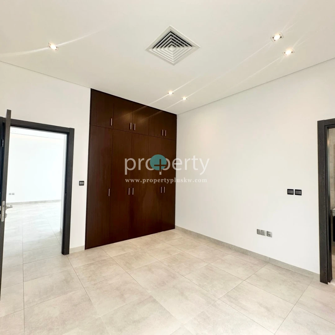 Kuwait City, Apartments, Flats, Houses & Villas, KWD 1100/month,  3 BR,  Three Master Bedroom Floor For Rent In Rawda, Kuwait City