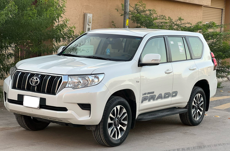 Riyadh, Vehicles, Cars & Trucks , SAR 148,  Toyota Land Cruiser,  2023,  Automatic,  116400 KM,   Prado   V6 TXL In All Original Condition