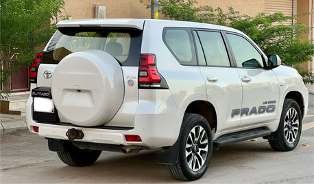 Riyadh, Vehicles, Cars & Trucks , SAR 148,  Toyota Land Cruiser,  2023,  Automatic,  116400 KM,   Prado   V6 TXL In All Original Condition