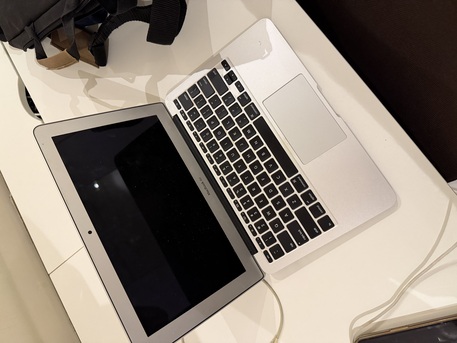 Riyadh, Computers, SAR 600,  Apple MacBook Air 600 SAR