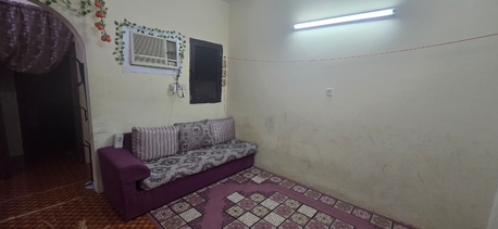 Al Wizarat, Rooms for Rent, SAR 1100/month,  SAR 1100/month, 1 Big Room With Bath Room Neat & Clean Available For Bachelor In A Family