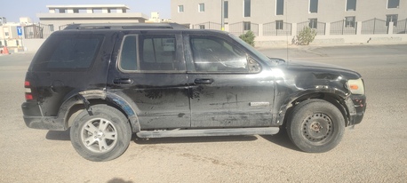 Riyadh, Vehicles, Cars & Trucks , SAR 8000,  Ford Explorer,  2009,  Automatic,  300000 KM,   XLT   V6 Vehicle Is In Good Condition