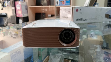 Muharraq, Computers, BHD 60,  LG Smart Projector Rechargeable Upto 100" Display Wireless Screen Connectivity & Bluetooth