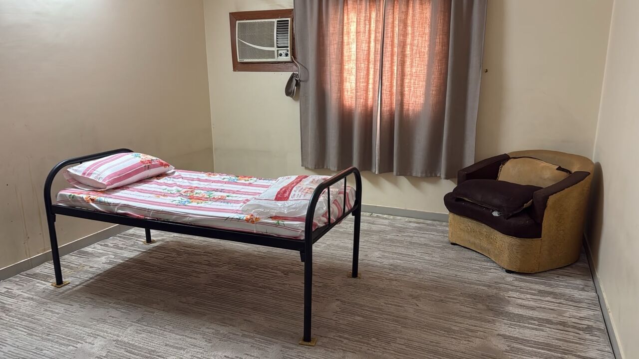 Ghirnatah, Rooms for Rent, SAR 1500/month,  Executive Room Unfurnished For Rent In Ghirnatah Exit 8