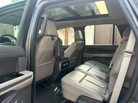 Riyadh, Vehicles, Cars & Trucks , SAR 135000,  Ford Expedition XLT,  2021,  Automatic,  123000 KM,    Edition 4x4 Panorama Sunroof N Full Options (1st Owner)