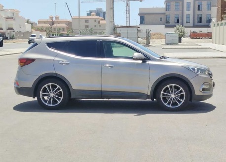 Jeddah, Vehicles, Cars & Trucks , SAR 40000,  Hyundai Santa Fe,  2016,  Automatic,  150000 KM,  Santa Fe  Very Good Condition