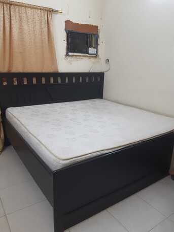 Ras Rumman, Furniture, BHD 65,  Queen Size Bedset - Urgent Sale - Expat Leaving -