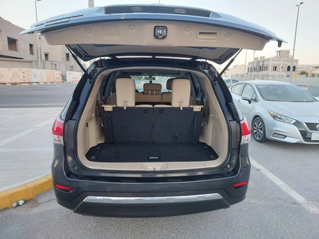 Dhahran, Vehicles, Cars & Trucks , SAR 39000,  Nissan Pathfinder,  2016,  Automatic,  252000 KM,    Very Clean