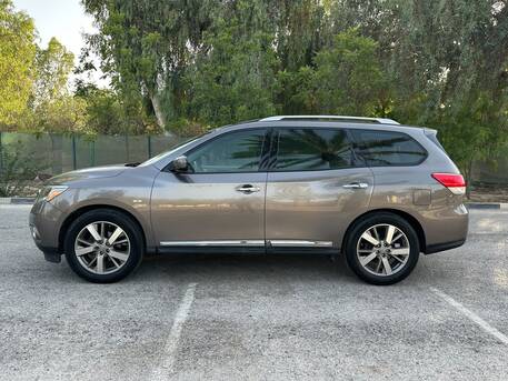 Riffa, Vehicles, Cars & Trucks , BHD 2650,  Nissan Pathfinder Full Option Panorama,  2014,  Automatic,  131000 KM,  Excellent Condition