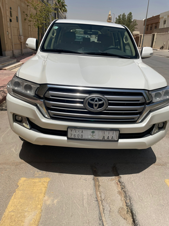 Dhahrat Laban, Vehicles, Cars & Trucks , SAR 142000,  Toyota Land Cruiser,  2017,  Automatic,  194000 KM,  Land Cruiser GX  Bahraini Spec