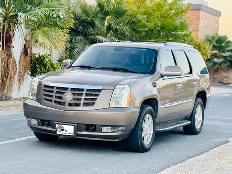 Hamala, Vehicles, Cars & Trucks , BHD 3200,  Cadillac Escalade,  2007,  Automatic,  203000 KM,
