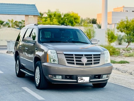 Hamala, Vehicles, Cars & Trucks , BHD 3200,  Cadillac Escalade,  2007,  Automatic,  203000 KM,
