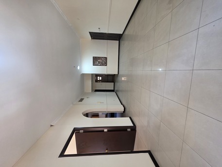 Hoora, Apartments, Flats, Houses & Villas, BHD 280/month,  3 BR,  Very Neet Semi Furnished 3 BHK Flat With Ewa & Parking @280 BD In Hoora