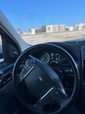 East Riffa, Vehicles, Cars & Trucks , BHD 3500,  Land Rover LR2,  2013,  Automatic,  112000 KM,  Car For Sale  For Sale