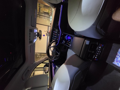 Riyadh, Vehicles, Cars & Trucks , SAR 185000,  Volkswagen Touareg,  2024,  Automatic,  19500 KM,   VW Touareg Elegance GCC Specs 3.0L V6 19000km