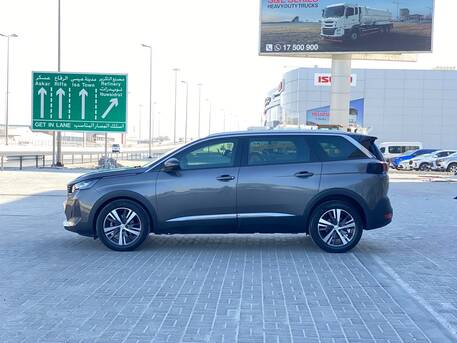 Manama, Vehicles, Cars & Trucks , BHD 8700,  Peugeot 5008,  2024,  Automatic,  16700 KM,    (Grey)