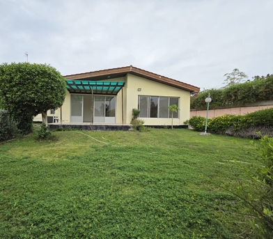 Saar, Apartments, Flats, Houses & Villas, BHD 560,  3 BR,  Saar  : 3 Bedroom Semi Furnished Compound Villa With Amenities