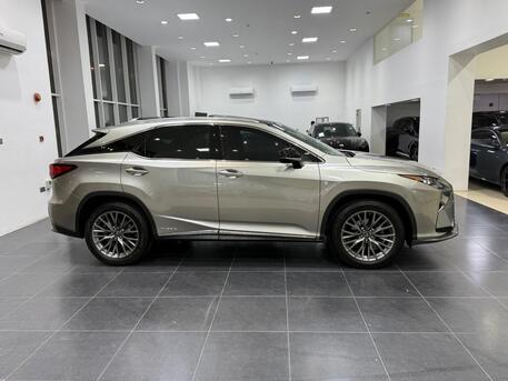 Manama, Vehicles, Cars & Trucks , BHD 13300,  Lexus RX 450h,  2017,  Automatic,  135500 KM,  Lexus RX-450 Hybrid  (Silver)