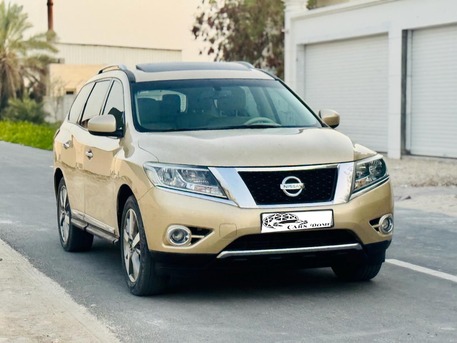 Manama, Vehicles, Cars & Trucks , BHD 3200,  Nissan Pathfinder,  2014,  139000 KM,  Full Option - SV - Sunroof