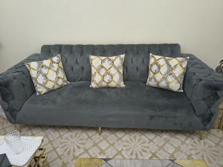Riyadh, Furniture, SAR 800,  7 Seater Sofa Set For Sale Alongside Center And Side Tables