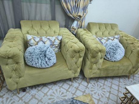 Riyadh, Furniture, SAR 800,  7 Seater Sofa Set For Sale Alongside Center And Side Tables