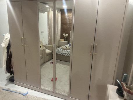 Thuqbah, Furniture, Furniture And Household