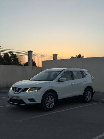 Zinj, Vehicles, Cars & Trucks , BHD 3500,  Nissan X-Trail,  2016,  Automatic,  155000 KM,    For Sale | Good Condition