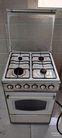 Al Aziziyah, Air Conditioners, SAR 800,  Air Condition And Automatic Washing Machine 6 Kg.