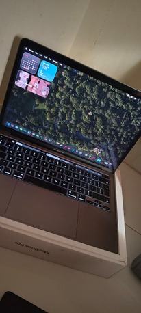 East Riffa, Computers, BHD 215,  MacBook Pro 13-inch (2020)