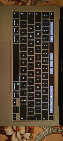 East Riffa, Computers, BHD 215,  MacBook Pro 13-inch (2020)