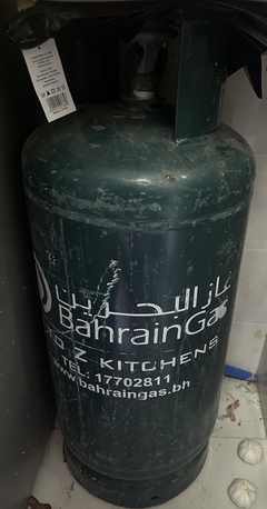 Hidd, Household Items, BHD 30,  Bahrain Gas Medium Cylinder With Regulator, Hose And 4 Burner Stove