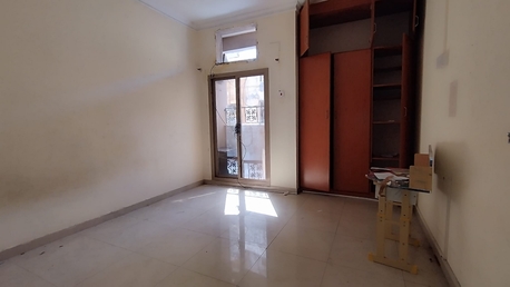 Salmaniya, Apartments, Flats, Houses & Villas, BHD 135/year,  2 BR,  Salmaniya:- 2Bhk Unfurnished Flat On Rent..