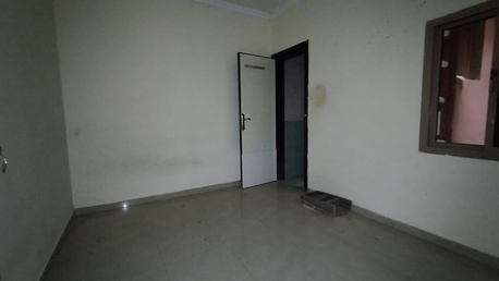 Salmaniya, Apartments, Flats, Houses & Villas, BHD 135/year,  2 BR,  Salmaniya:- 2Bhk Unfurnished Flat On Rent..